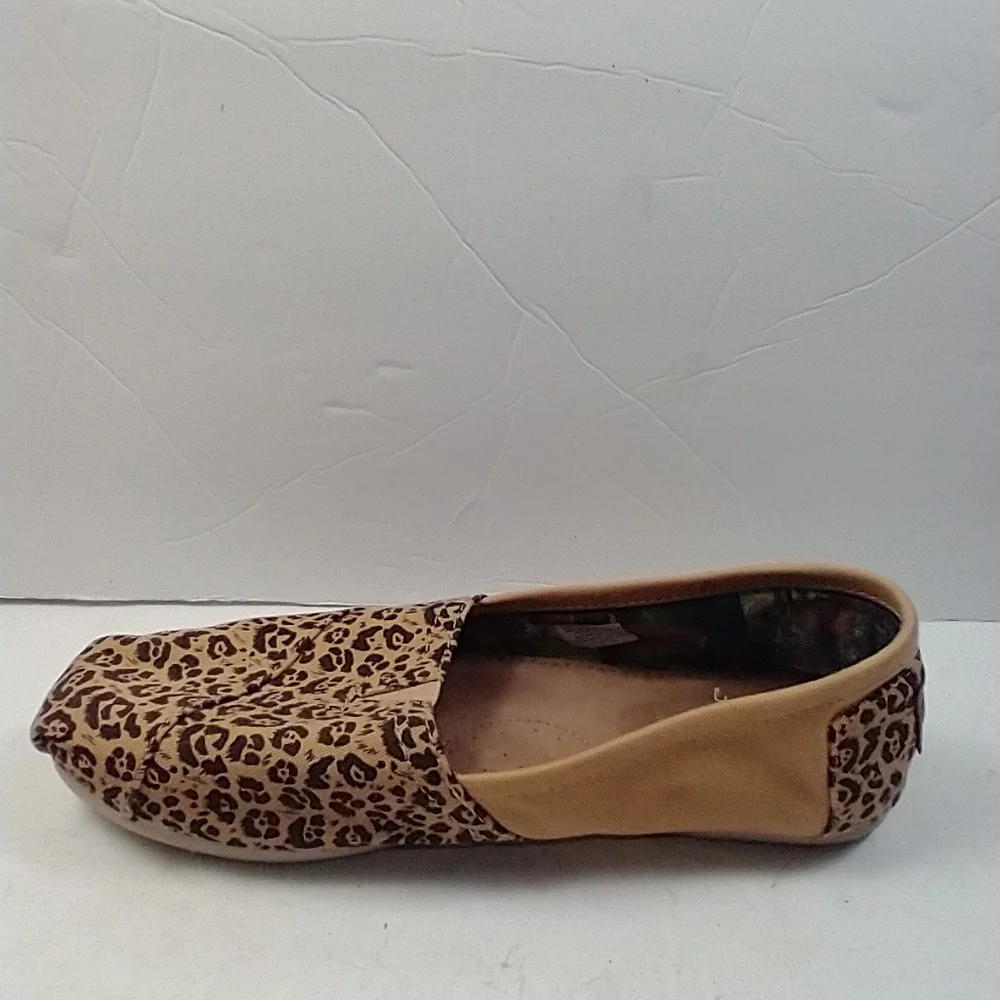 Toms National Geographic Big Cats Slip On Loafers Women's sz 9.5.